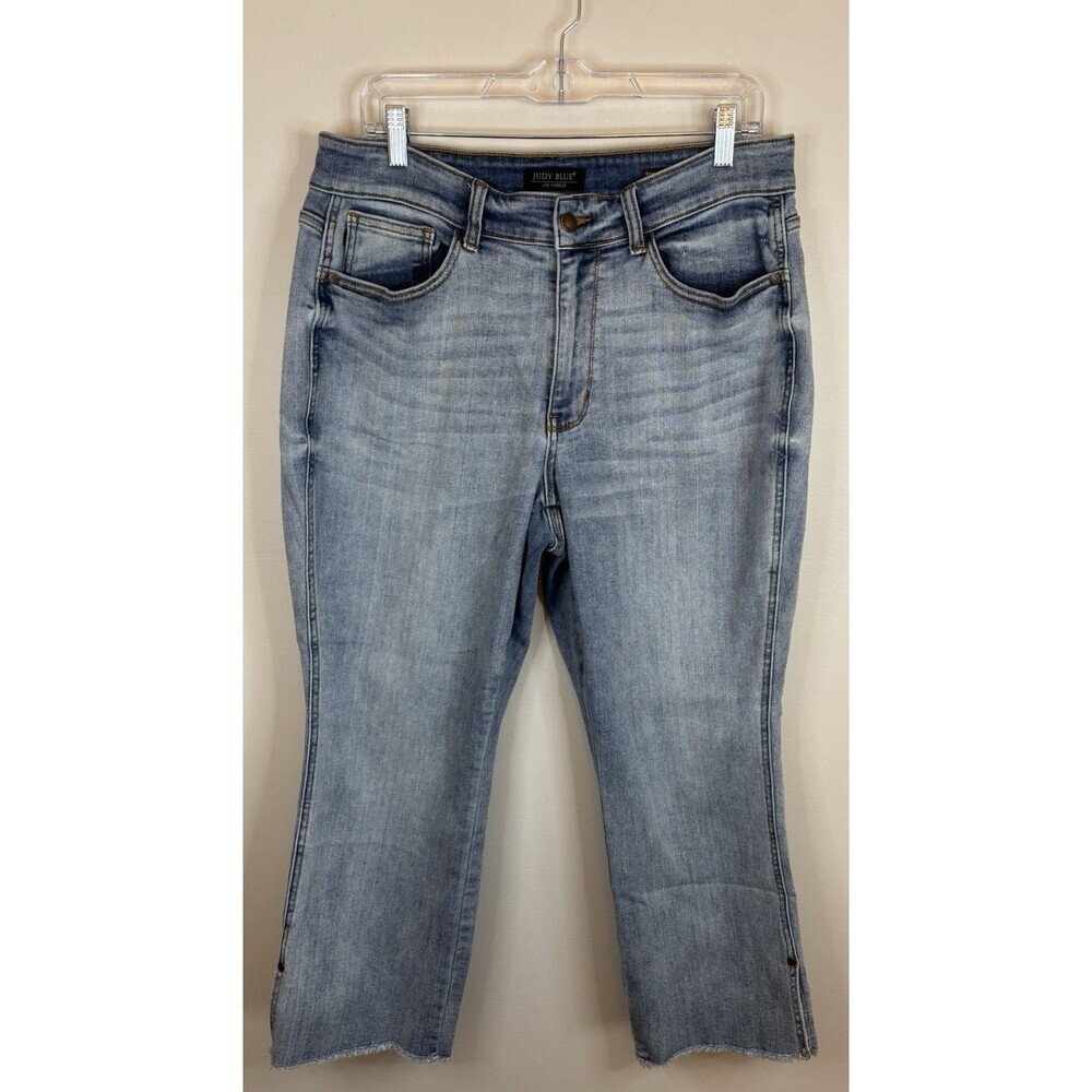 JUDY BLUE Straight Leg Crop Raw Hem Jeans Women 11/30 Light Wash 5-Pocket Denim